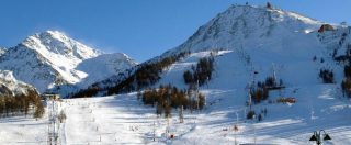 Copertina di Sestriere, 31enne morto sulle piste da sci: ha sbattuto contro la barriera paravento
