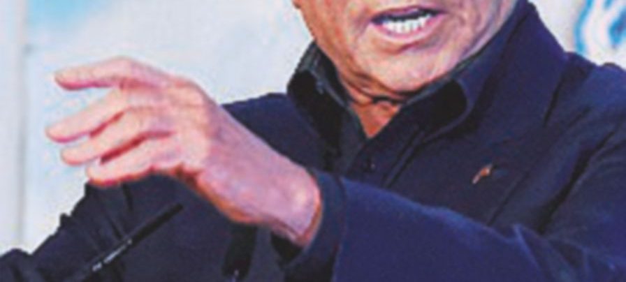 E Berlusconi dà ragione a Beppe… contro i giornalisti E Berlusconi dà ragione a Beppe… contro i giornalisti