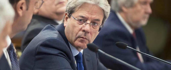 Macerata, Gentiloni contraddice Minniti: “Non scambiare situazione migratoria con quella della sicurezza”