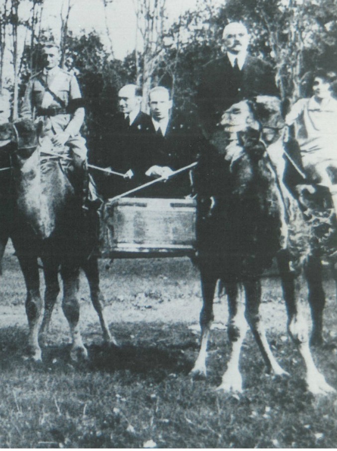 Copertina di Giornata della Memoria: la dolce vita dei Savoia a San Rossore, dove Vittorio Emanuele III firmò le leggi razziali