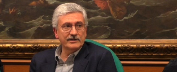 Copertina di Pci, l’amarcord di D’Alema: “Berlinguer? Mi faceva tremare le gambe”. Poi punzecchia Renzi