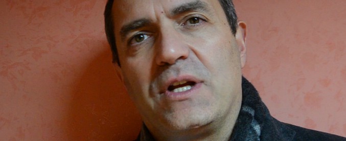 Copertina di Potere al Popolo, De Magistris: “Molto bello. Ma non mi candido con nessuno”. E ringrazia Mastella…