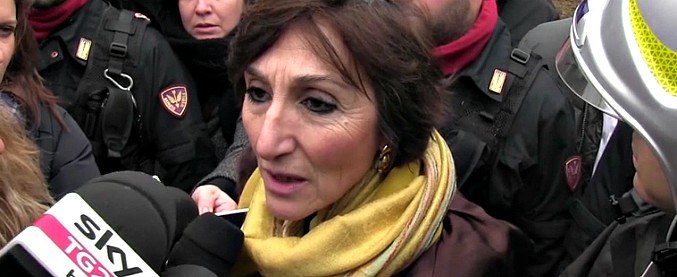 Copertina di Treno deragliato a Pioltello, la pm Siciliano: “Convoglio molto affollato. Ipotesi sulle cause? Tutte al vaglio”