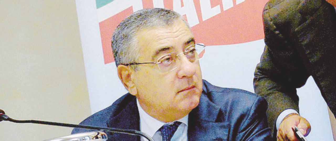 I suoi volevano il voto “e anche la fotografia”. E FI ricandida Cesaro