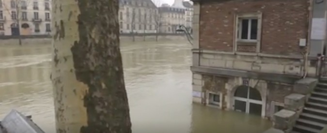 Copertina di Piena della Senna a Parigi, allagamenti ed esondazioni ma situazione sotto controllo