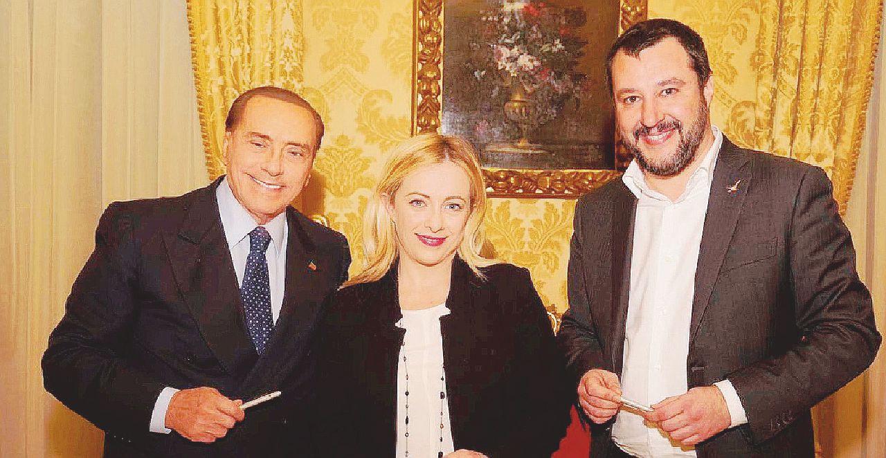 Il centrodestra fa fuori il senatore del “caso Boschi”