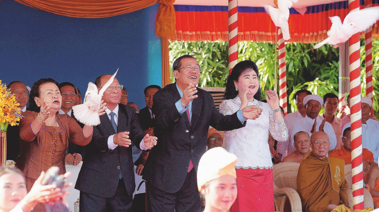 La Cambogia sono io Hun Sen l’eterno leader