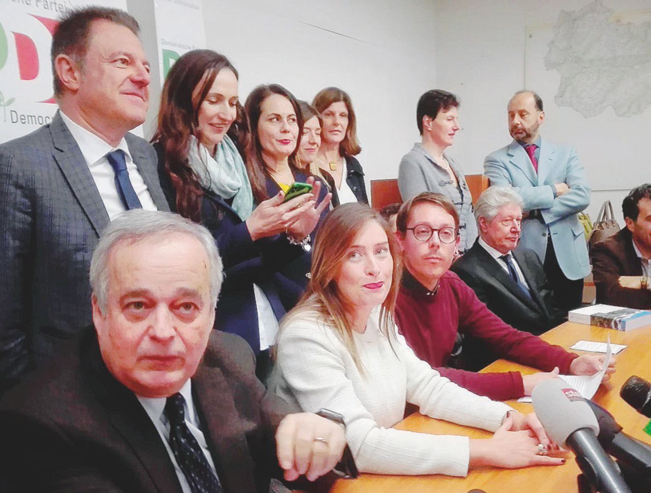 Copertina di Boschi si presenta a Bolzano: “Io qui vengo in vacanza”