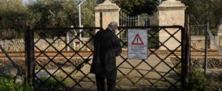 Copertina di Sassari, in “ostaggio” del treno: il cancello è di fronte al passaggio a livello, per entrare a casa serve il nulla osta di Rfi