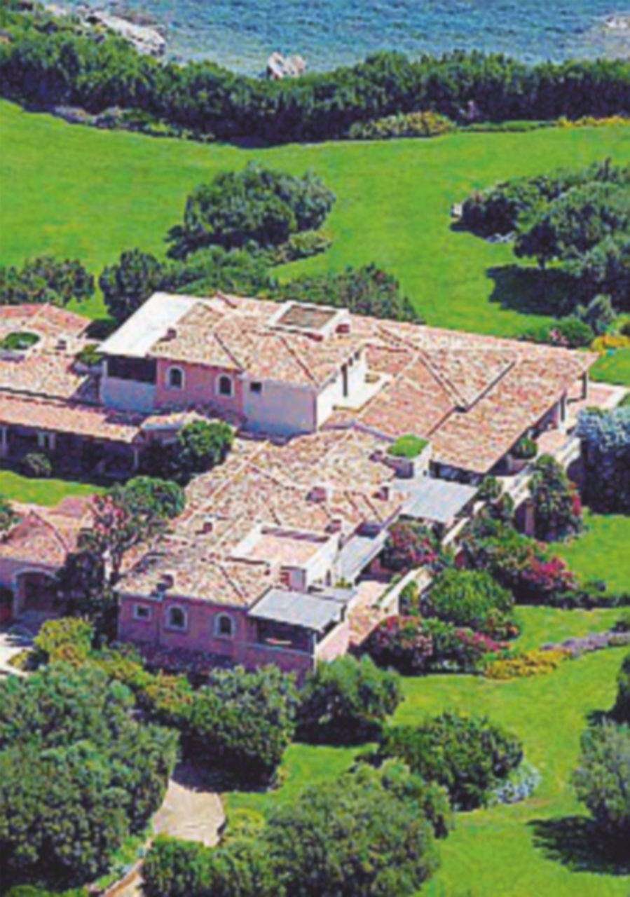 La Certosa cresce: Berlusconi si allarga alle ville vicine