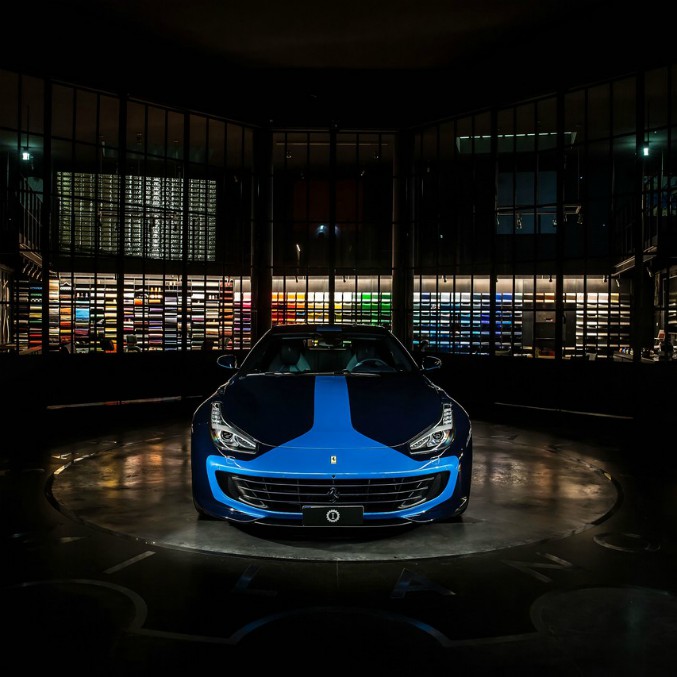 Copertina di Ferrari GTC4 Azzurra, l’ultimo vezzo di Lapo Elkann – FOTO