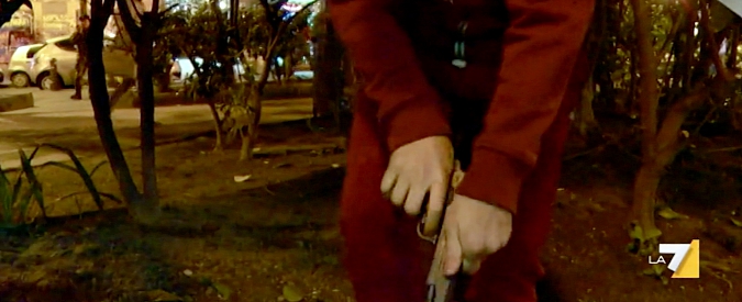 Copertina di Baby gang a Napoli, parlano i ragazzini con la pistola. Nel reportage di Piazzapulita in onda questa sera su La7