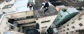 Copertina di Ancora vivi nonostante questo video. Tre pazzi in fuga sui tetti di Hong Kong che vi faranno soffrire di vertigini