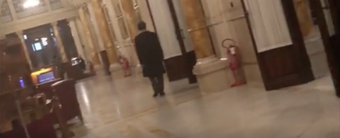 Copertina di Si può comprare una legge? Siamo andati in Parlamento per scoprirlo. Ve lo raccontiamo su Fq Millennium