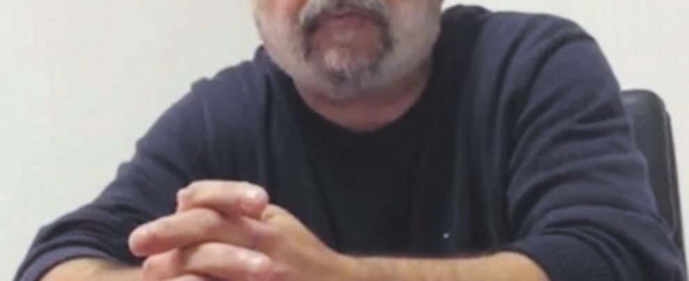 In corsa - Emanuele Dessì, candidato al Senato per i Cinque Stelle - Ansa M5S, Dessì si difende: “Regolare il mio affitto da 7 euro”. Ma Di Maio ormai lo vuole fuori