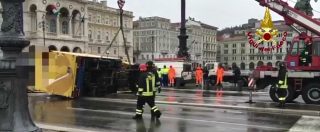 Copertina di Maltempo, raffiche di bora rovesciano un camion a Trieste: le operazioni dei Vigili del fuoco