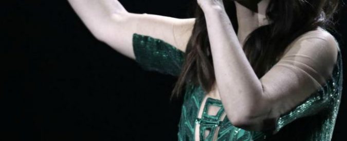 Sanremo 2018, la sera di Laura Pausini: l’acclamata “salvatrice della patria” torna all’Ariston