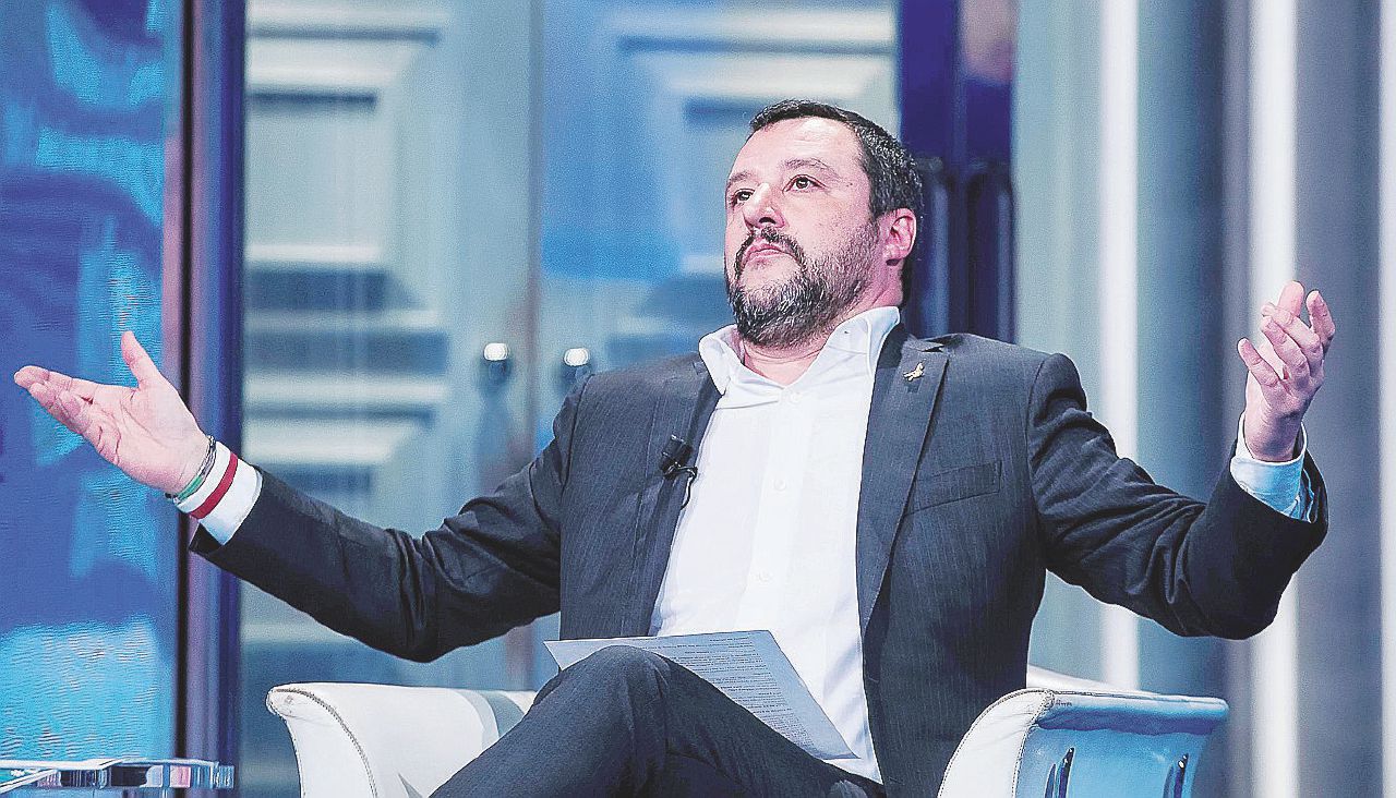 Con i ‘buoni’ dello slogan tv Salvini vince a mani basse