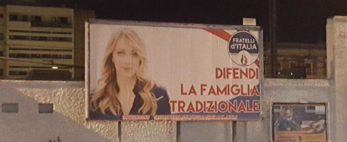 Copertina di Difendi la famiglia arcobaleno