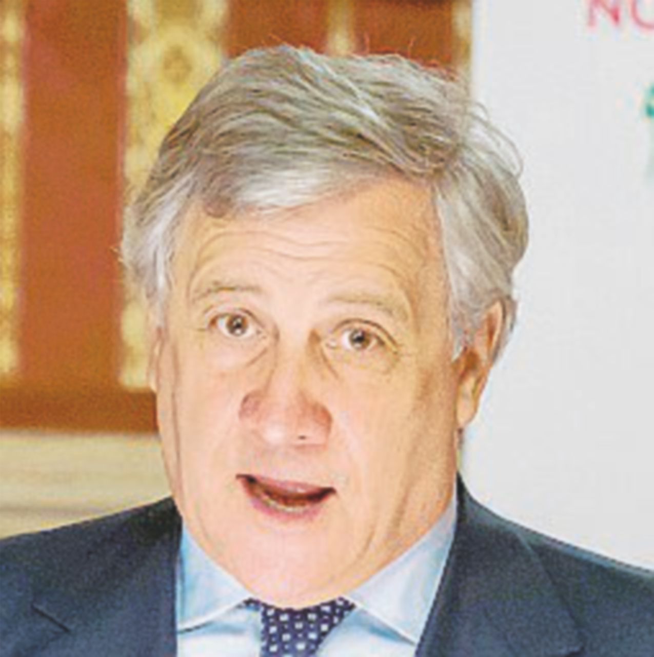 Copertina di Il fido Tajani caposala di Silvio in Europa