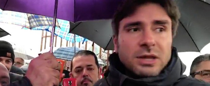 Copertina di Elezioni, Di Battista: “Italiani? Li vedo molto rincoglioniti. Faranno polemica ma è così”