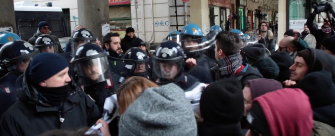 Copertina di Torino, tensione al convegno sulle regole del dibattito pubblico. Polizia respinge No Tav