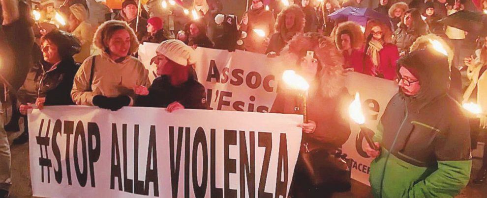 L’uomo bianco che poteva salvare Pamela l’ha sfruttata L’uomo bianco che poteva salvare Pamela l’ha sfruttata