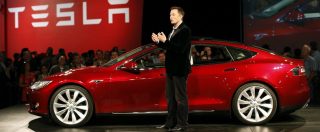 Copertina di Tesla, Elon Musk vuole portarla via da Wall Street: “Troppa pressione”