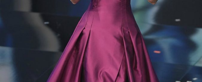Sanremo 2018, tutti i look di Michelle Hunziker. Per adesso, Armani batte Ferretti 1-0 (FOTO)