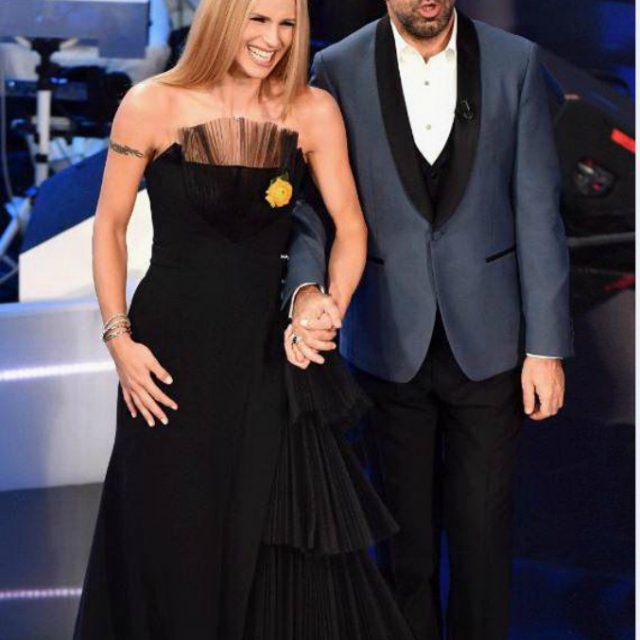 Sanremo 2018, la scaletta della finale: cantanti e ospiti. Baglioni: “Grazie a Michelle e a Pierfrancesco”, e la Hunziker si commuove