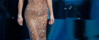 Copertina di Sanremo 2018, il look: è il Festival di Giorgio Armani. La bellezza di Michelle Hunziker esaltata perfettamente dai suoi abiti