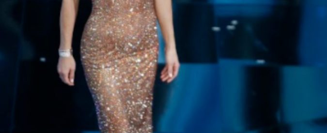 Sanremo 2018, il look: è il Festival di Giorgio Armani. La bellezza di Michelle Hunziker esaltata perfettamente dai suoi abiti