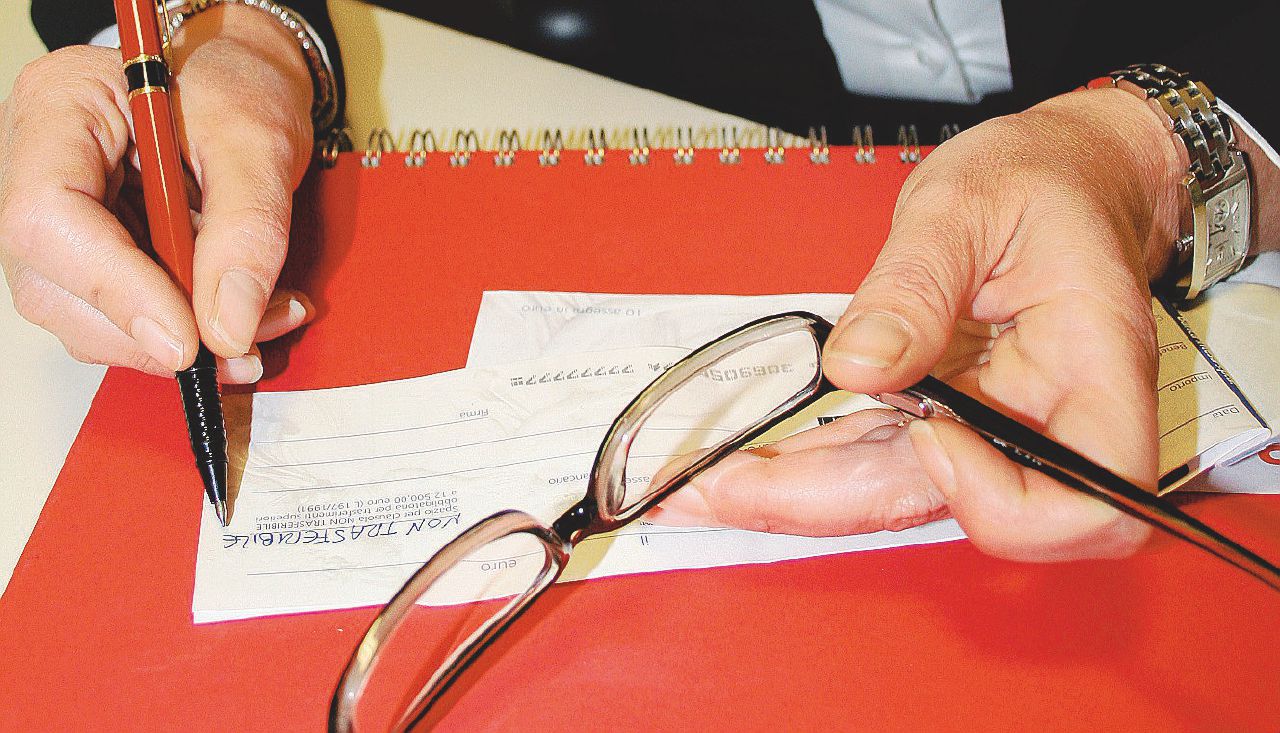 Copertina di Lo Stato fa cassa con le multe sugli assegni non trasferibili