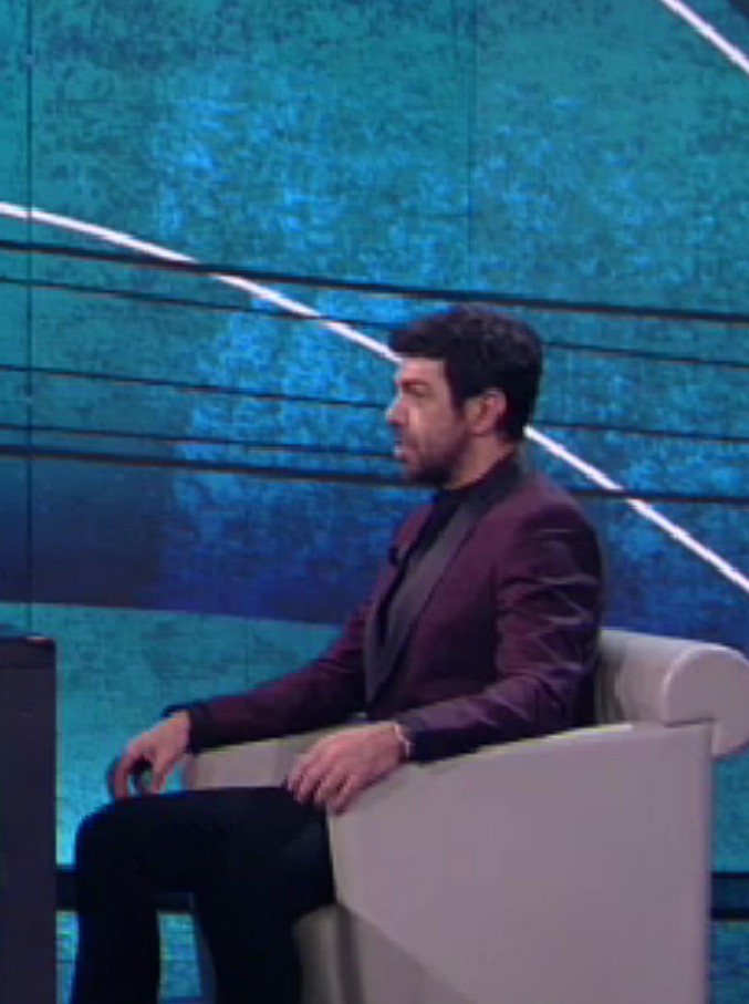 Copertina di Sanremo 2018, Favino a Che tempo che fa: “Monologo? La paura che se ti muovi ti sparano addosso è di tutti noi”