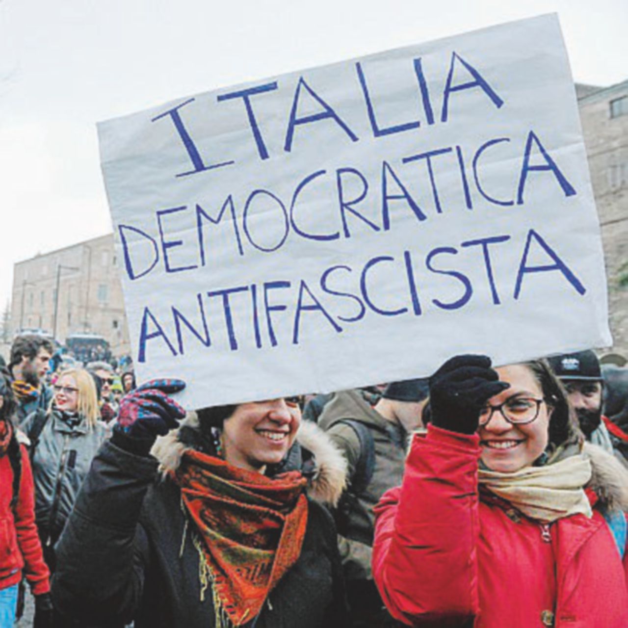 Copertina di Fascisti mascherati da “antifa”