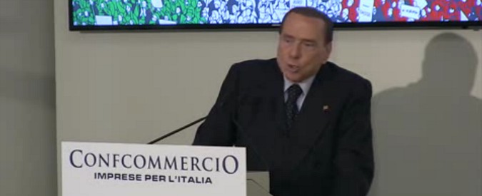 Copertina di Berlusconi: “Cottarelli nella mia squadra di governo”. Ma l’economista lo smentisce. Poi la gaffe: “Portai le pensioni a mille lire”