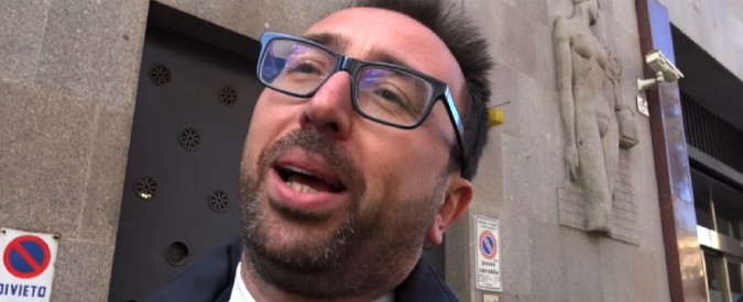 Copertina di M5S, Bonafede: “Mele marce? Avremo i numeri per accettare le dimissioni”. Su Borrelli: “C’entra? Chiedete a lui”
