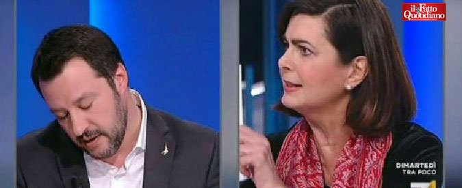 Copertina di Elezioni, Salvini vs Boldrini: “Ma parla per cartelli?”. “Certo, con gli hashtag, come fa lei. Così ci capiamo meglio”