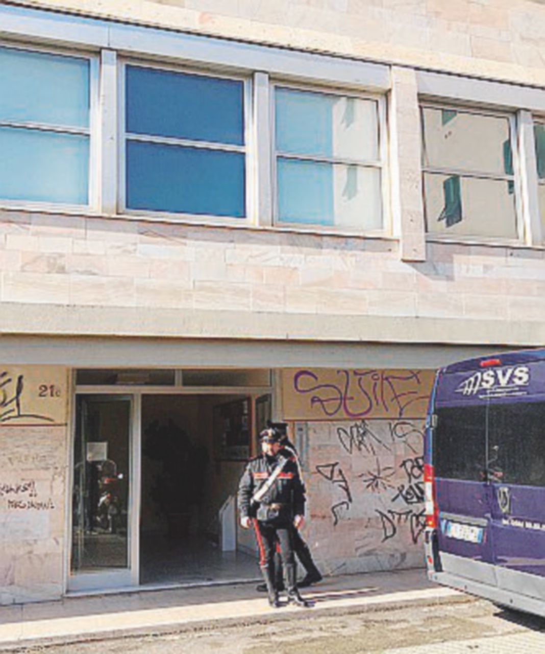 Uccide l’ex moglie e si suicida. Era stato agli arresti per stalking Uccide l’ex moglie e si suicida. Era stato agli arresti per stalking