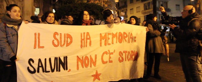 Copertina di Reggio Calabria, comizio blindato per Salvini tra ultradestra e scopellitiani. Fuori le contestazioni: “Buffone, via dal meridione”