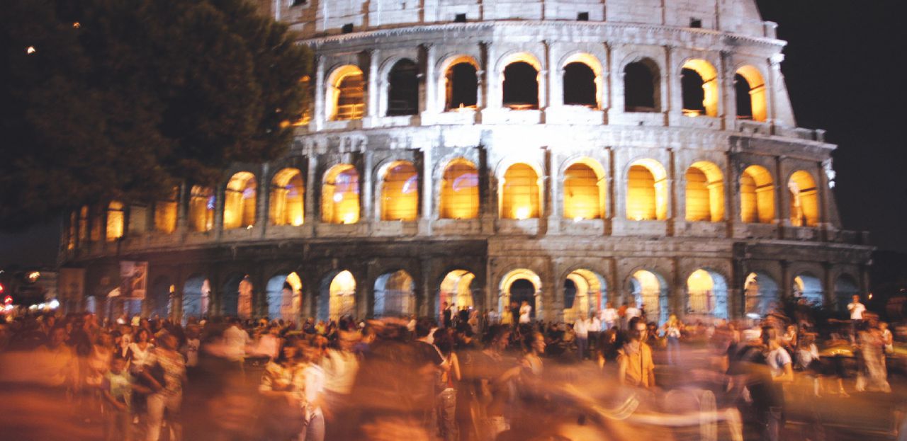 Copertina di “La sera a Roma” c’è Vanzina finito dentro a un delitto