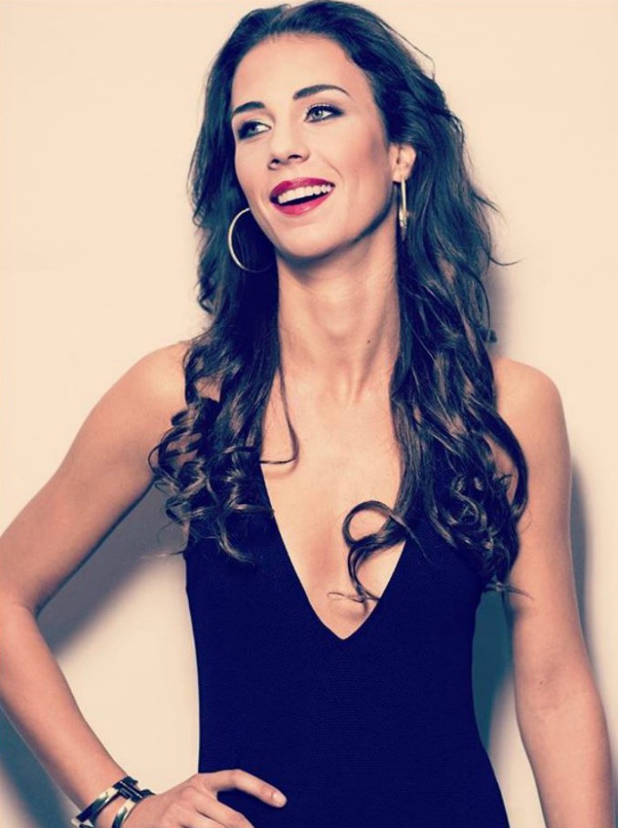 Copertina di Max Biaggi ha una nuova fiamma: è Michelle Carpente. A Bianca Atzei non resta che consolarsi con Filippo Nardi