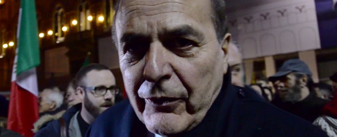 Copertina di Bologna, scontri in centro. Bersani: “Pensarci due volte prima di dare le piazze a Forza Nuova. Regressiva e parafascista”