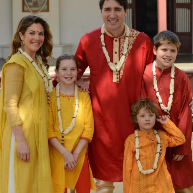 Justin Trudeau, il primo ministro in India con la famiglia: il piccolo Hadrien è irresistibile