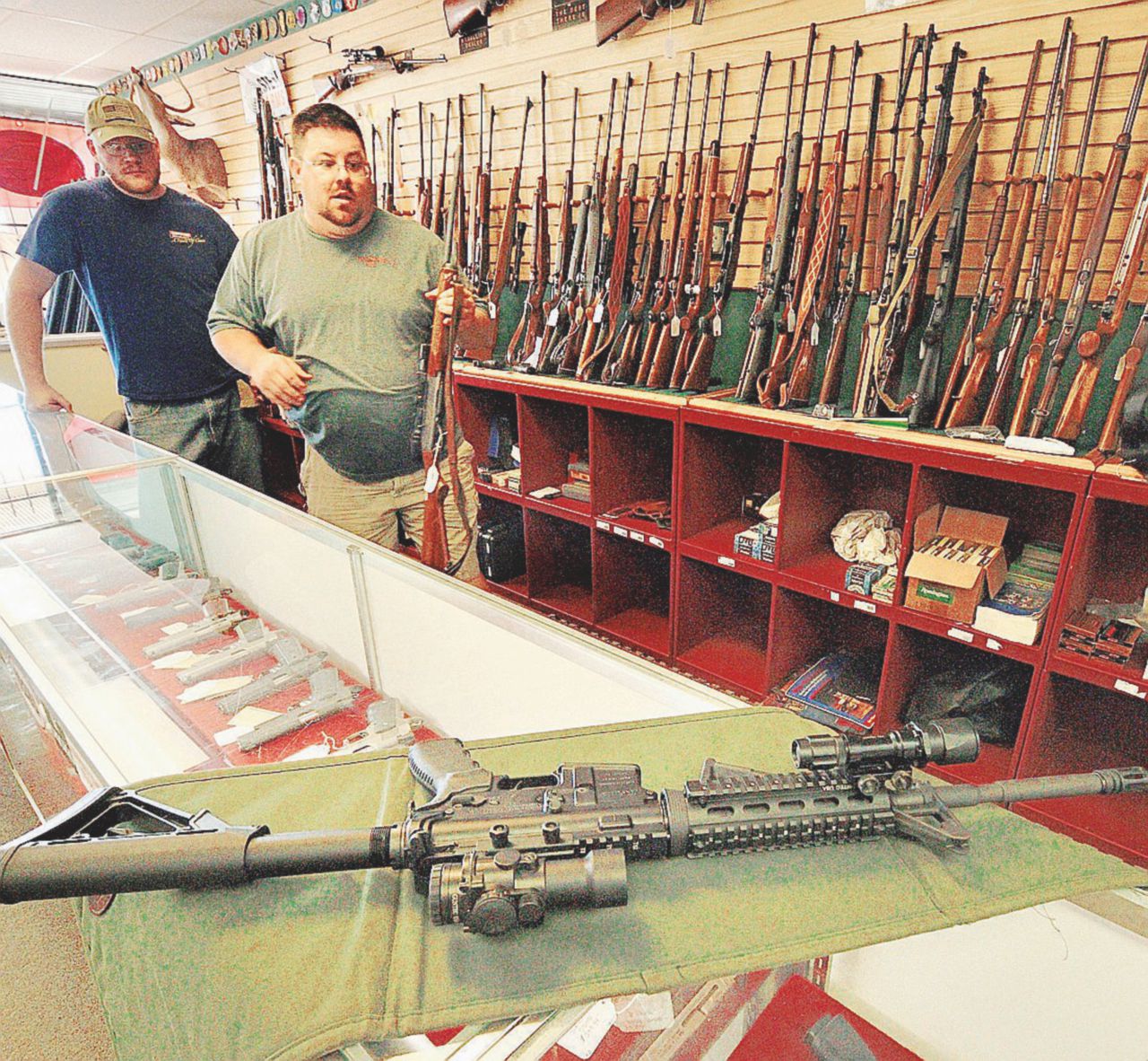 Super sconto per potenziare i fucili, alla faccia delle stragi