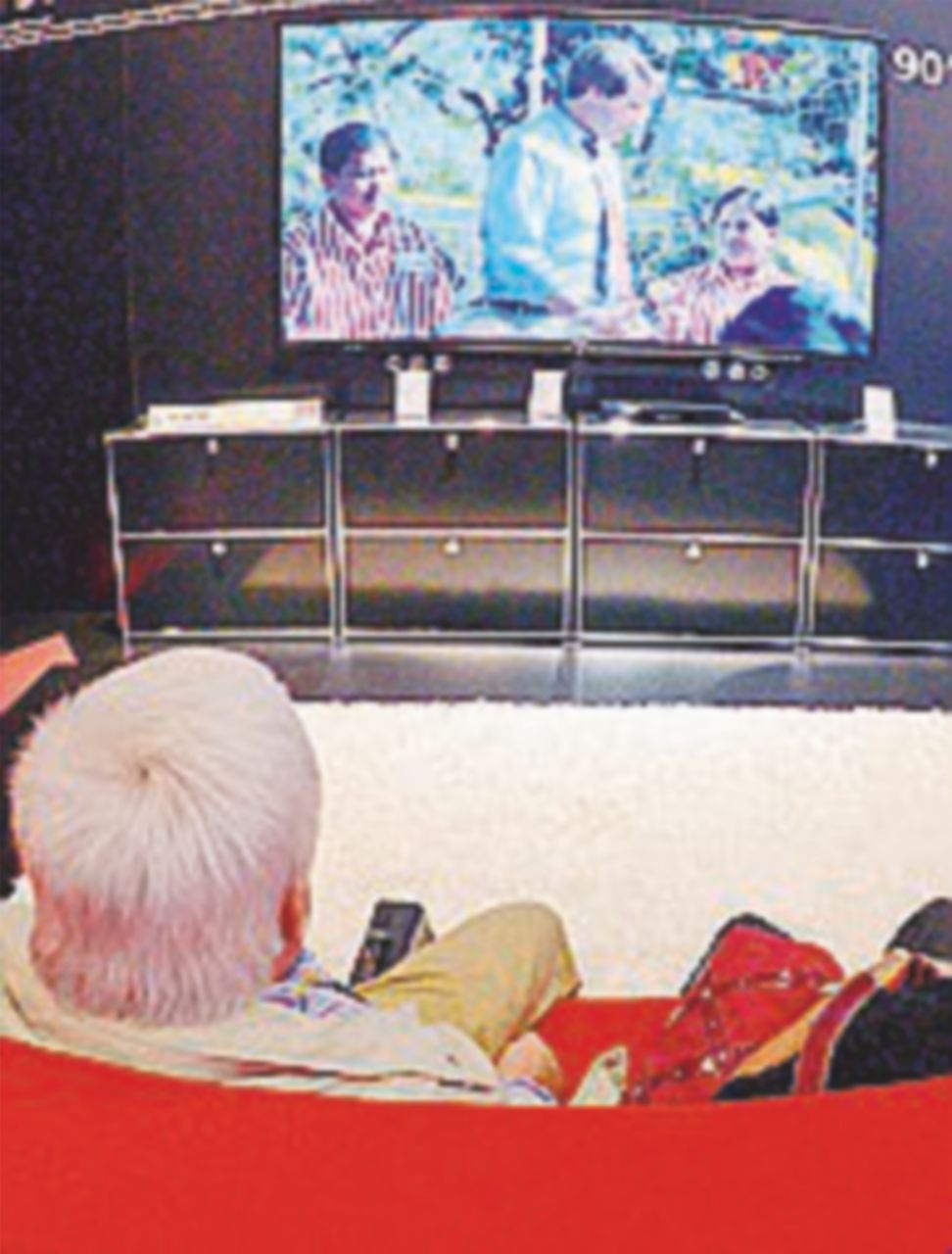 Anche Gentiloni ha la sua (piccola) mossa elettorale: Rai gratis agli over 75