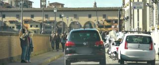 Copertina di Firenze, pass per parcheggiare ovunque ad Agnese Renzi. Nardella: ‘Richiesta della prefettura’. Che smentisce: ‘Non ci risulta’