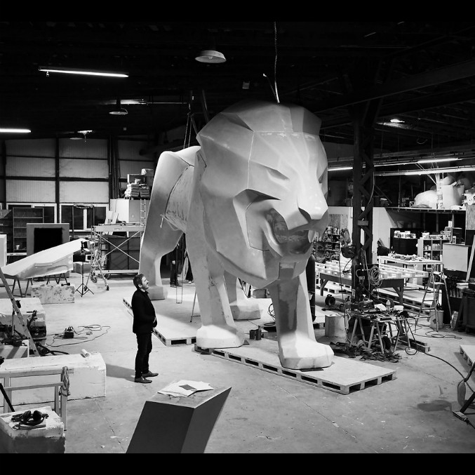 Copertina di Peugeot, un leone alto 5 metri per celebrare i 160 anni del logo – FOTO e VIDEO