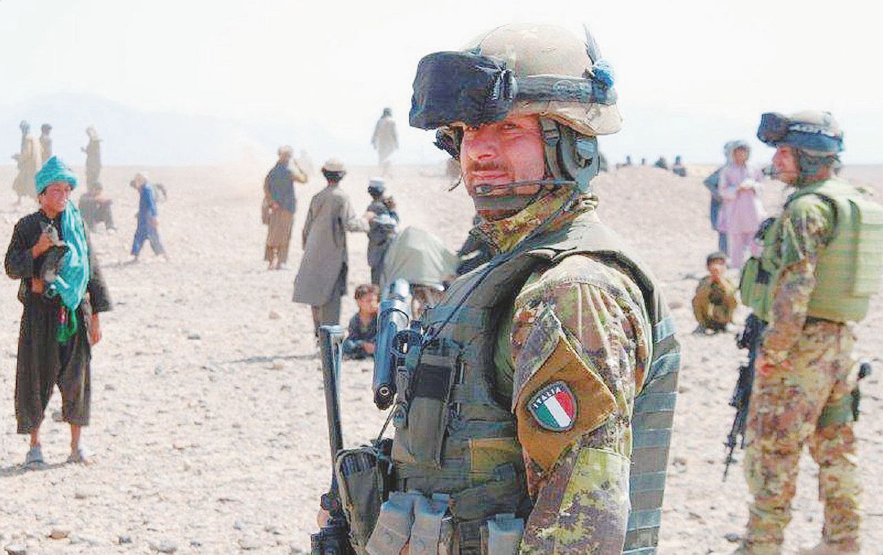 La Nato avvisa l’Italia: “Smog letale a Kabul”. Ma noi zero controlli