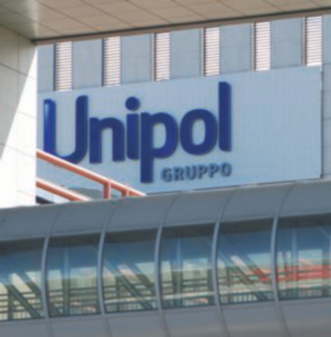 Unipol, scontro con i sindacati su contratti e rischio esuberi